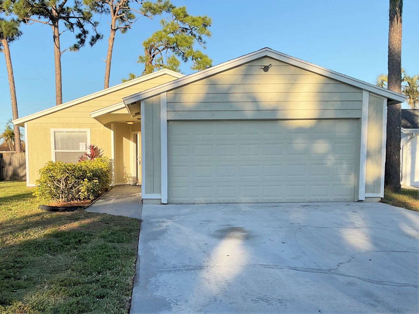 Front of 1647 Bresee Rd, West Palm Beach, FL