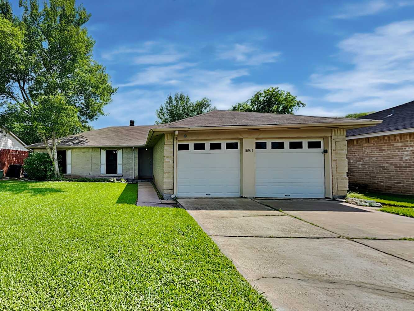 Front of 16511 Forest Bend Ave, Friendswood, TX