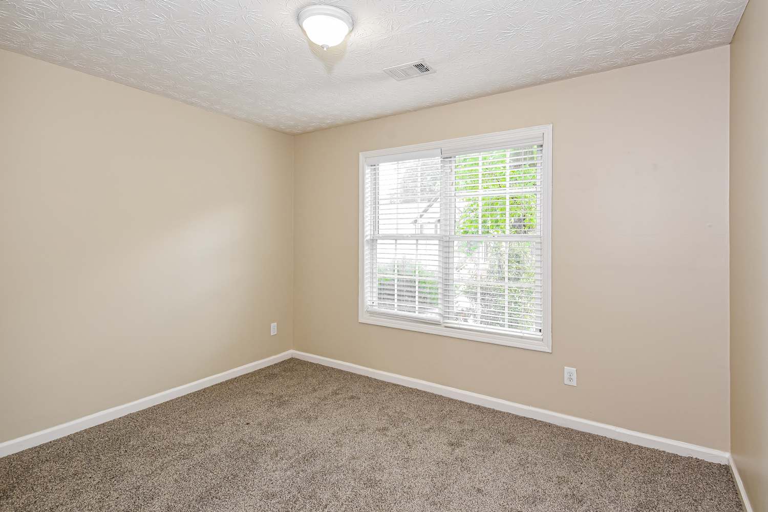 1652 Tunbridge Ln, Lawrenceville photo 12