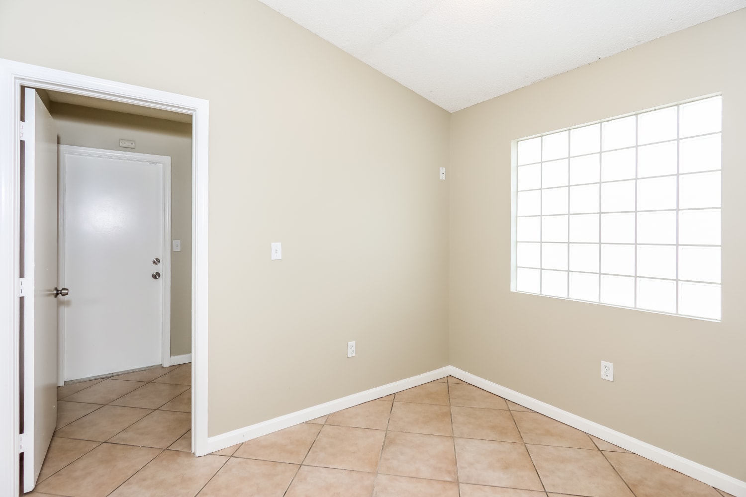 16575 NW 10th St, Pembroke Pines photo 12