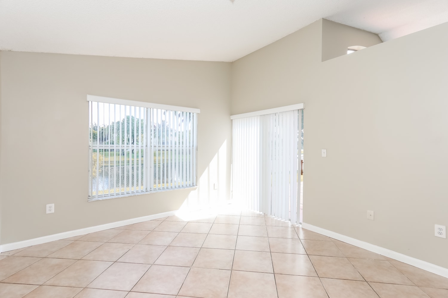 16575 NW 10th St, Pembroke Pines photo 11