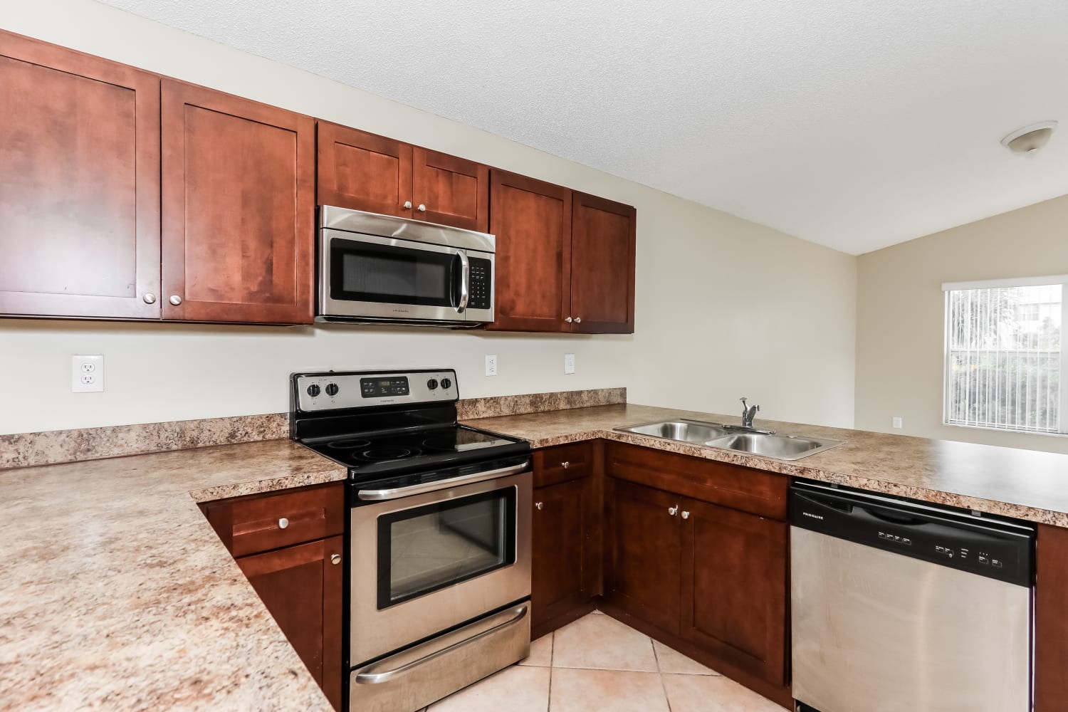 16575 NW 10th St, Pembroke Pines photo 10