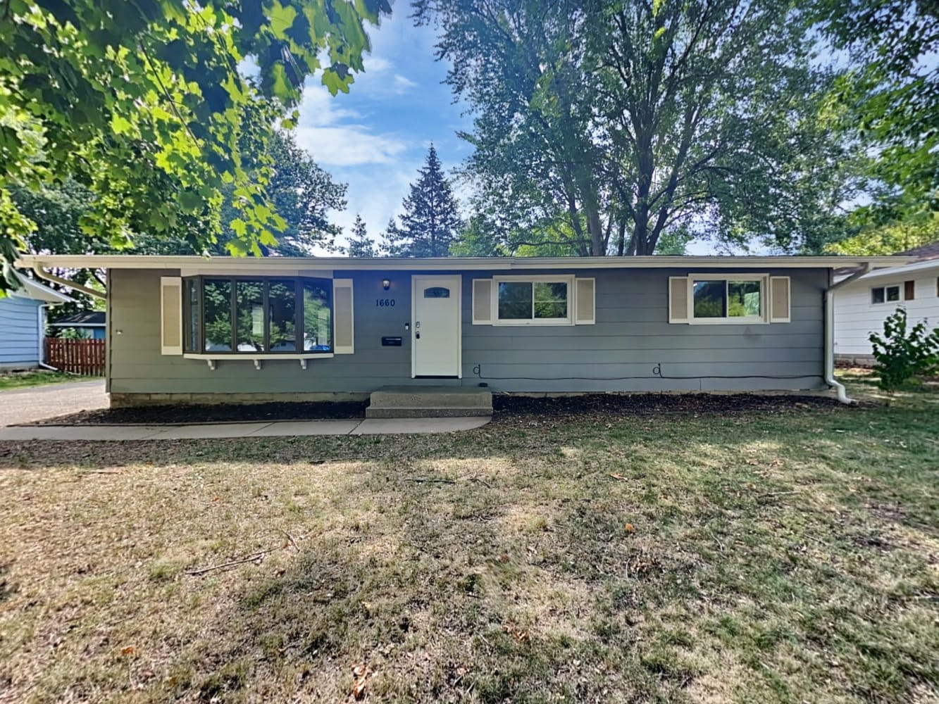 Front of 1660 6th Ave W, Shakopee, MN