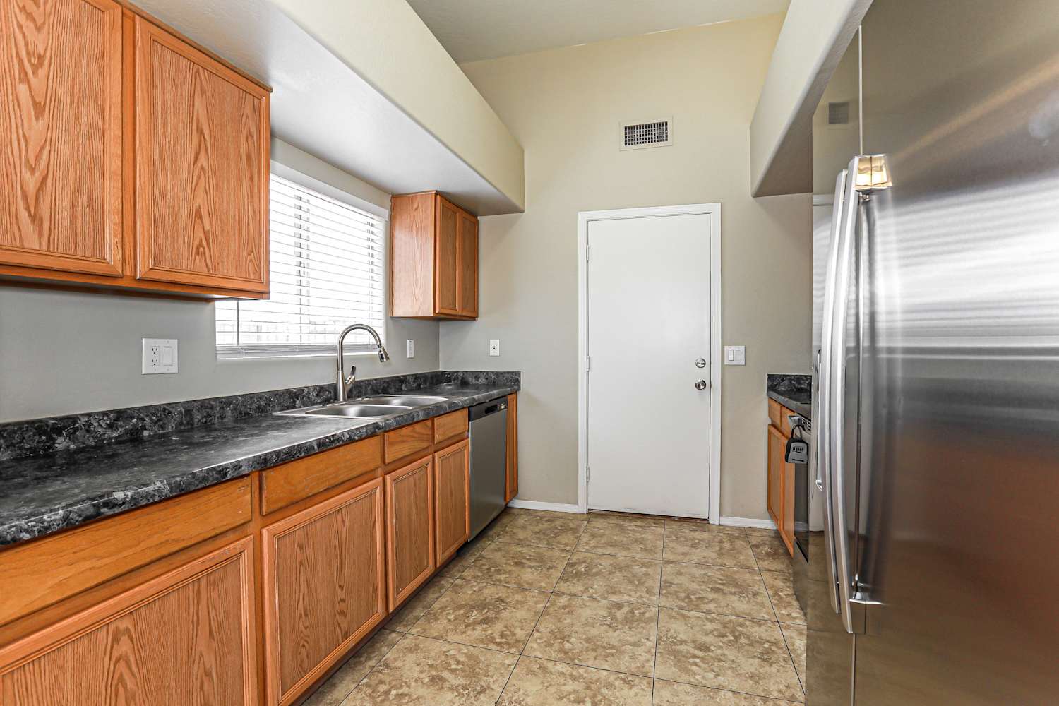1667 S Stetson Ct, Apache Junction photo 7