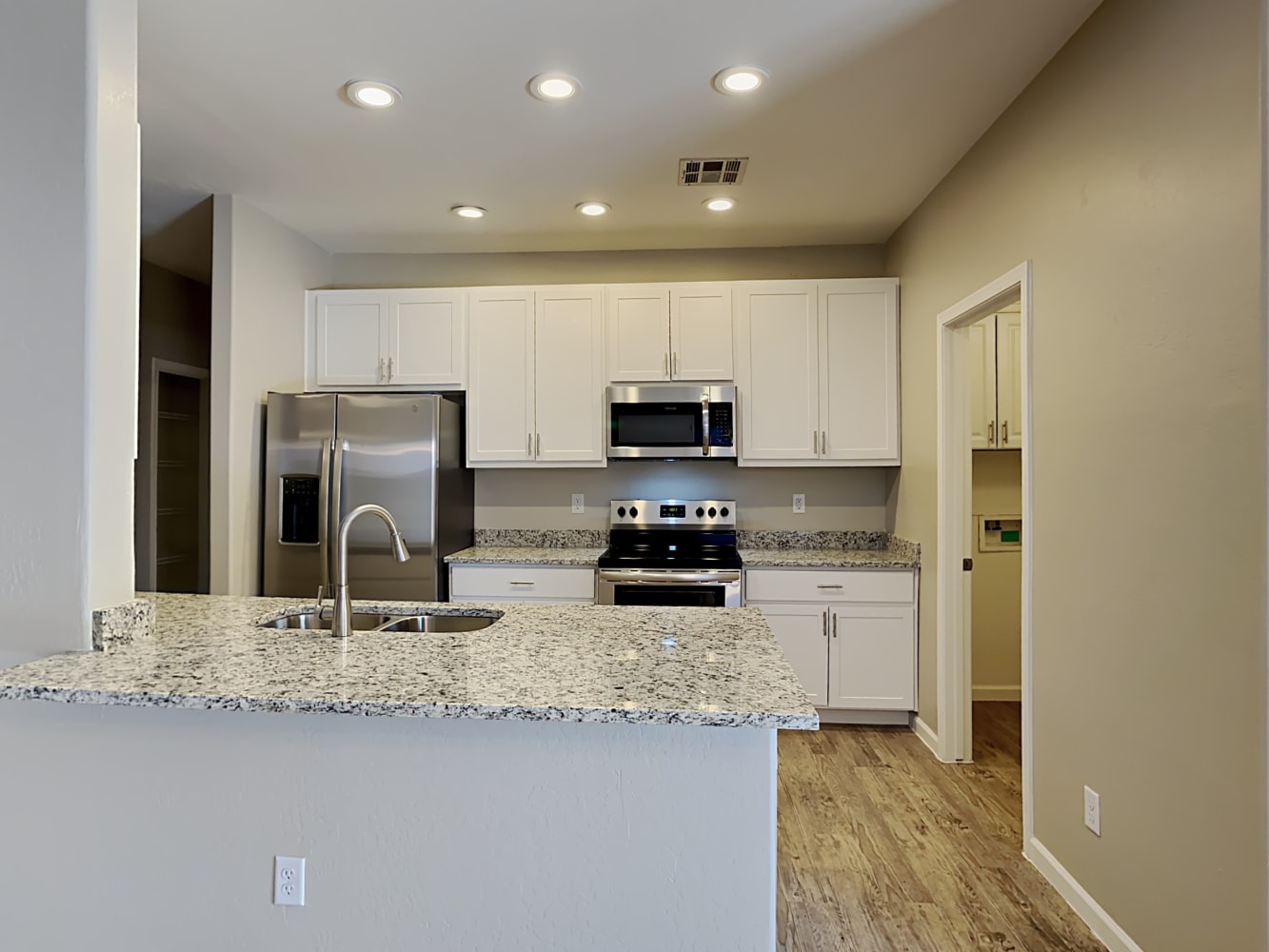 16847 W Rimrock St, Surprise photo 6