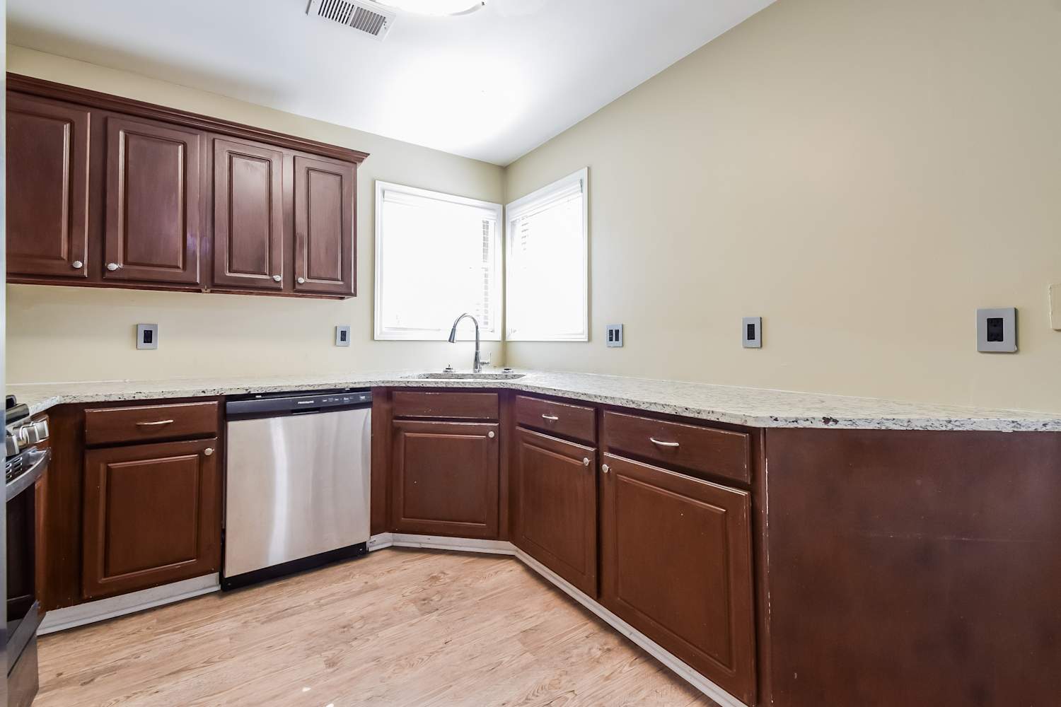 169 Stoneforest Dr, Woodstock photo 8