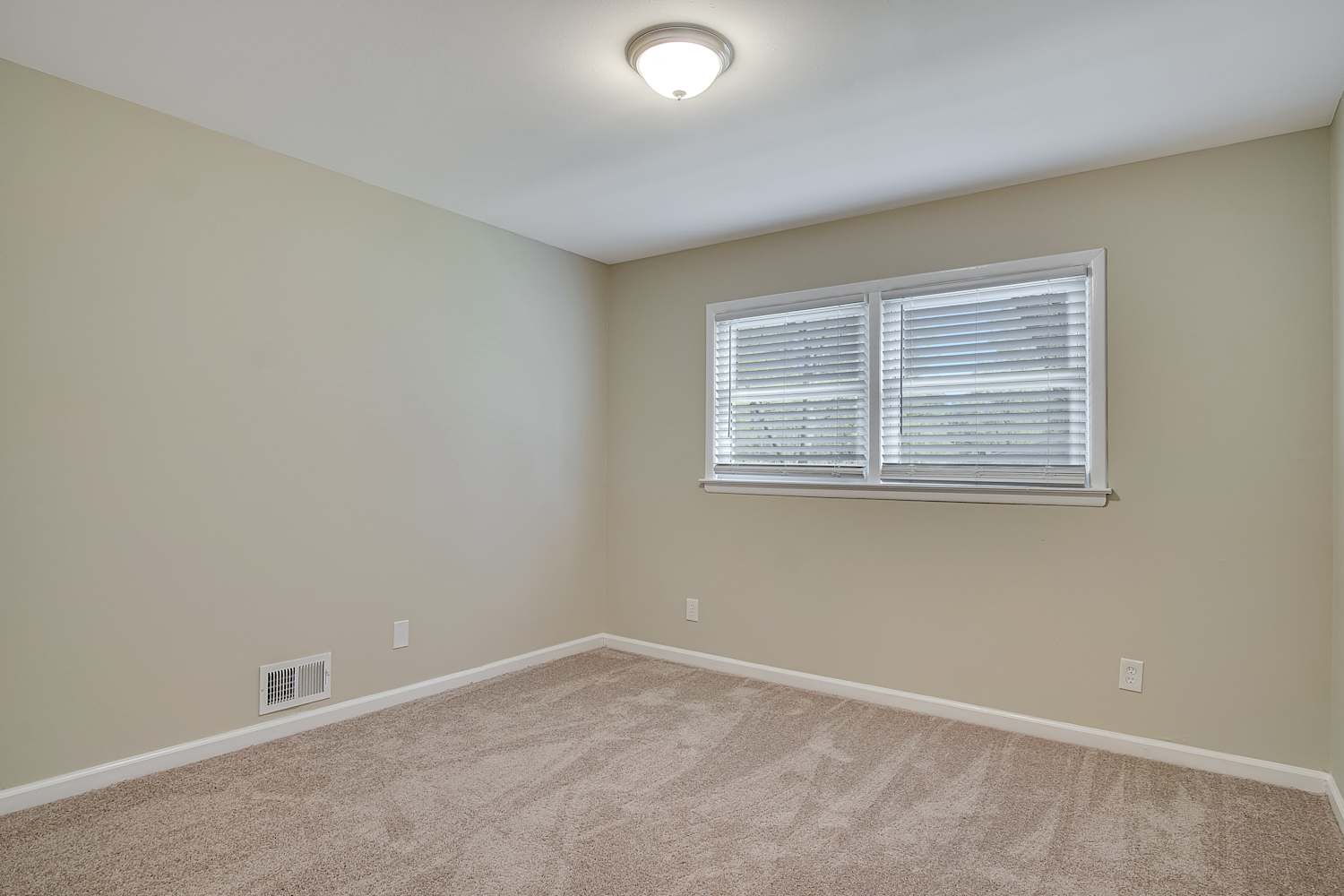 1690 Camperdown Cir, Decatur photo 17