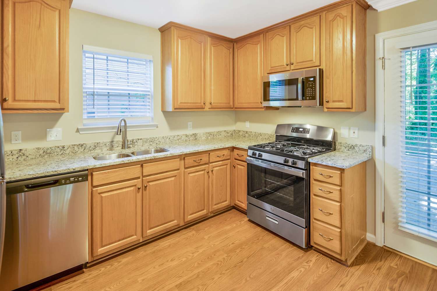 16900 Taft Ct, Huntersville photo 6