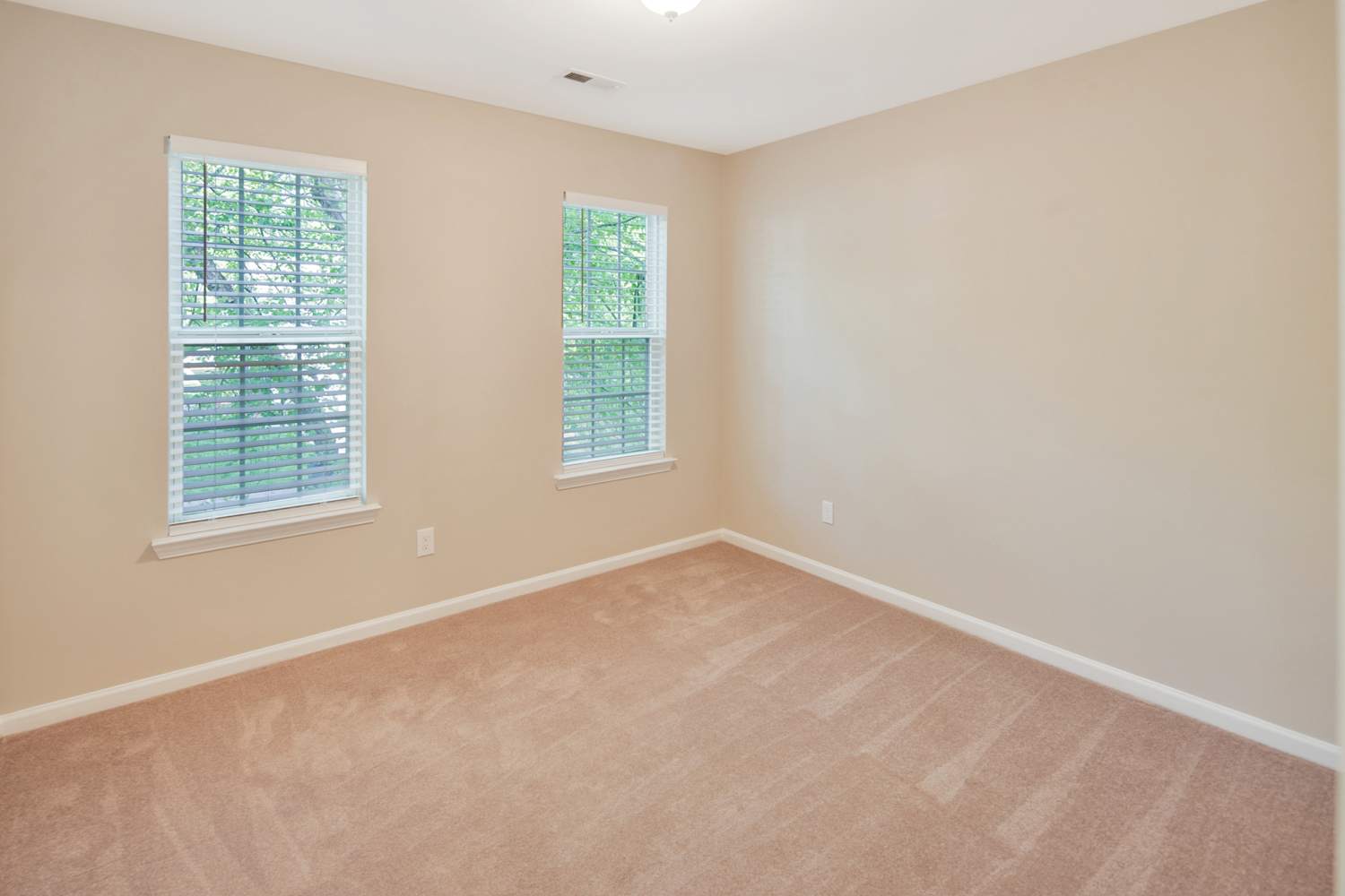 16900 Taft Ct, Huntersville photo 8