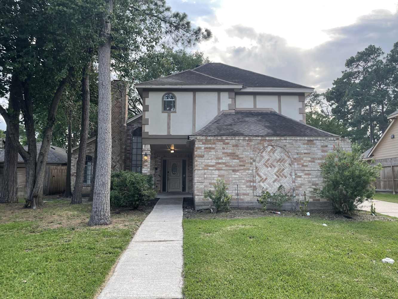 Front of 16923 Windrow Dr, Spring, TX