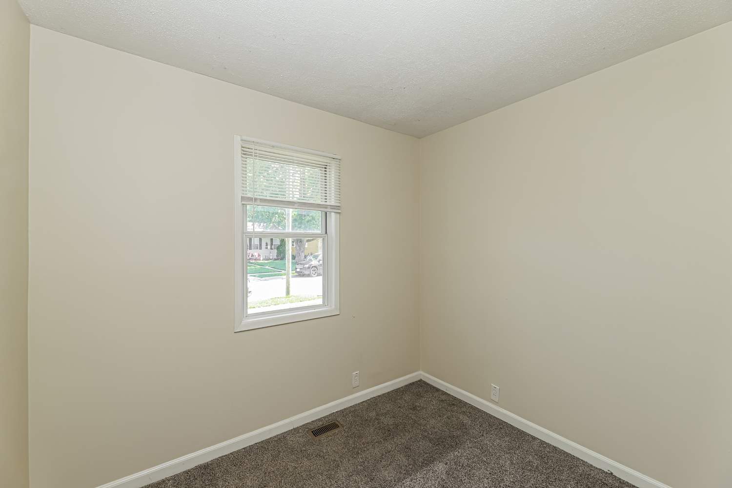 17 Concord Ave, Romeoville photo 14