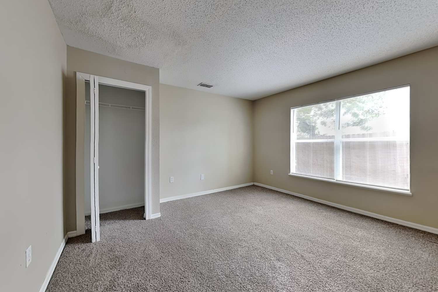 1701 Alhambra Crest Dr, Ruskin photo 14