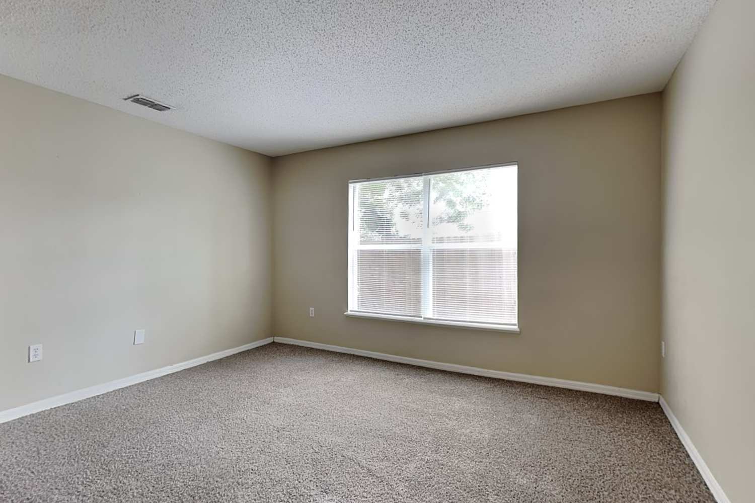 1701 Alhambra Crest Dr, Ruskin photo 13