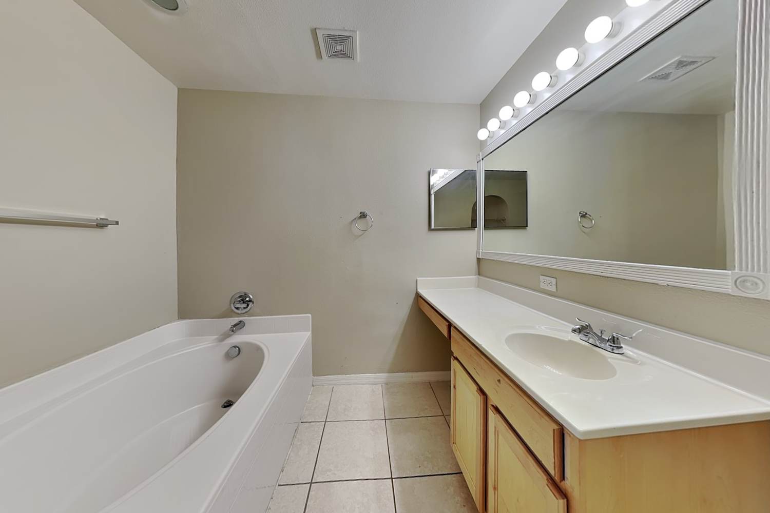 1701 Alhambra Crest Dr, Ruskin photo 12