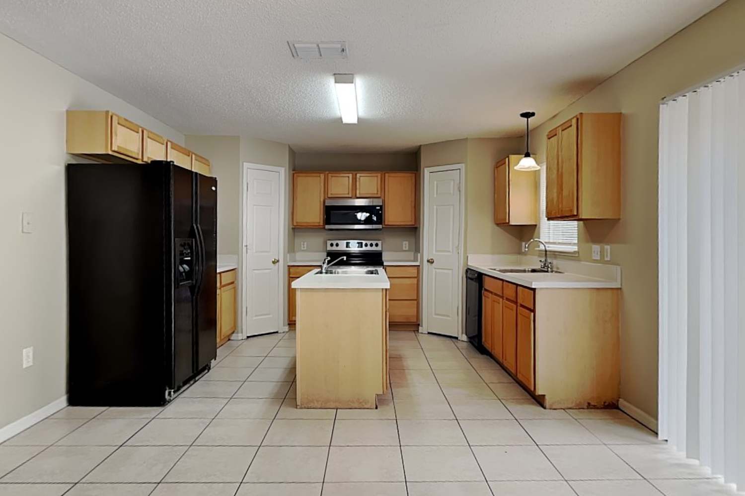 1701 Alhambra Crest Dr, Ruskin photo 8