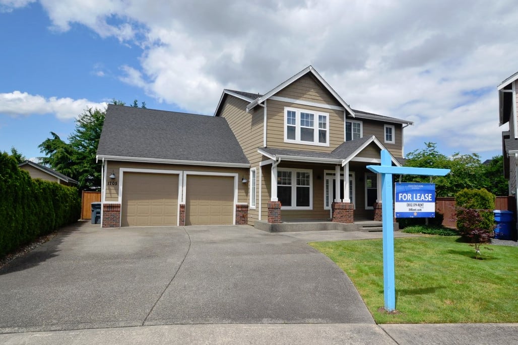 Front of 1705 Peach Park Ln, Puyallup, WA