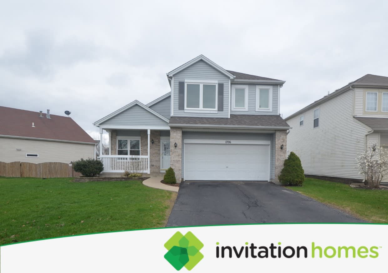 Front of 1706 Lake Pointe Dr, Plainfield, IL