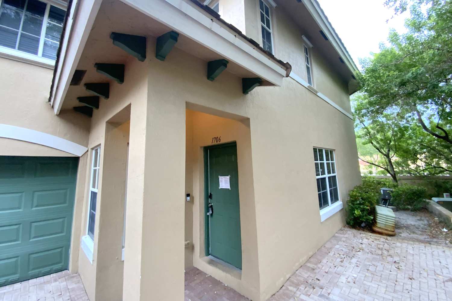 Front of 1706 NE 6th St, Boynton Beach, FL