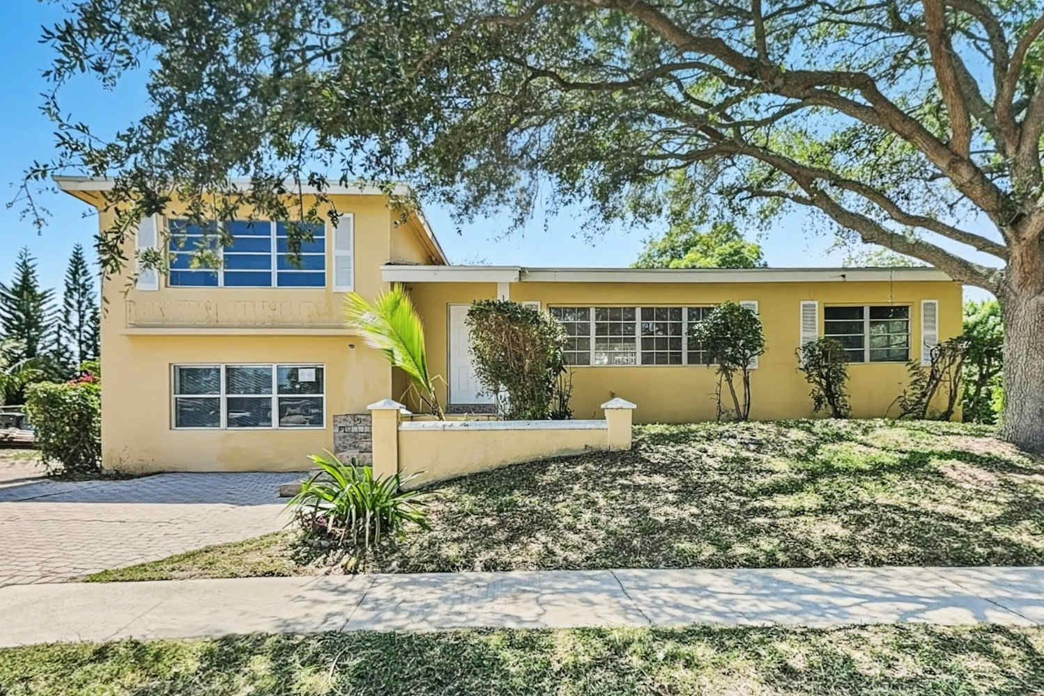 1707 Katherine Ct, Lake Worth photo 1