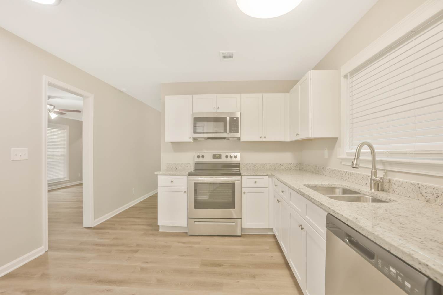 1707 Laurens Dr Sw, Atlanta photo 9
