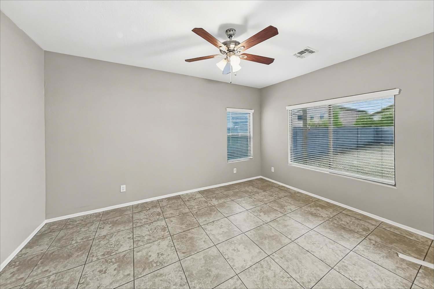 17263 W Acapulco Ln, Surprise photo 7