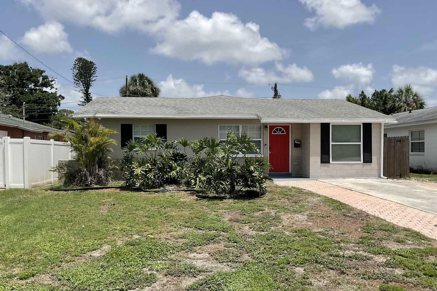 Front of 1727 Mississippi Ave Ne, St. Petersburg, FL