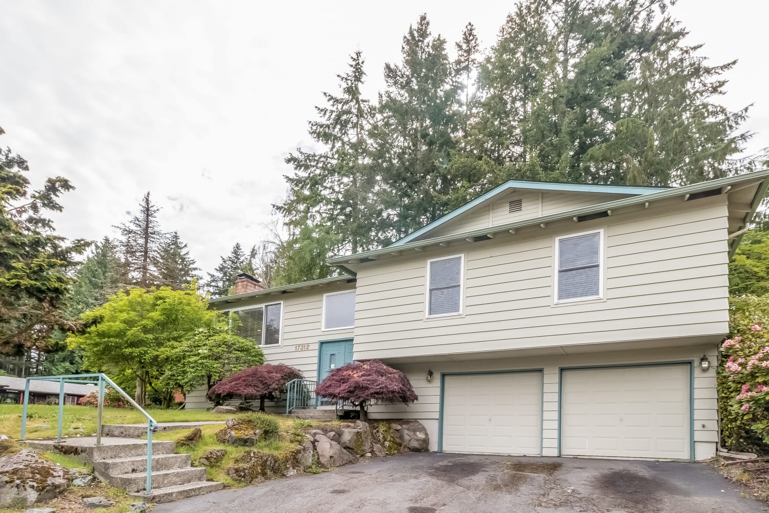 Front of 17312 57th Pl W, Lynnwood, WA
