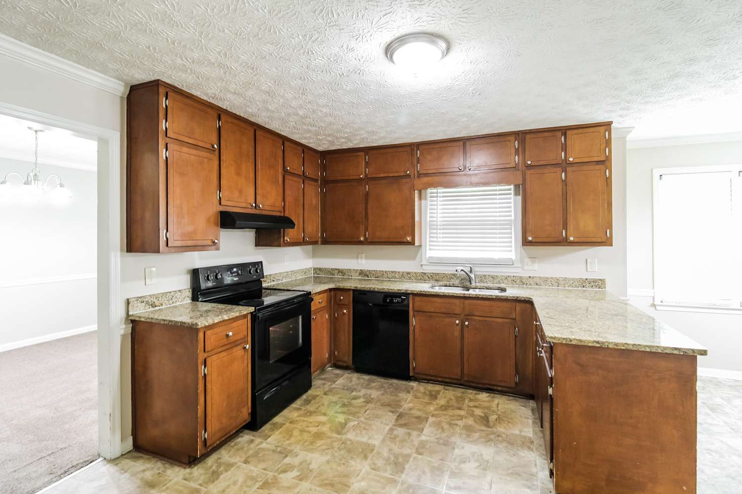 1740 Meadowchase Ct, Snellville photo 8