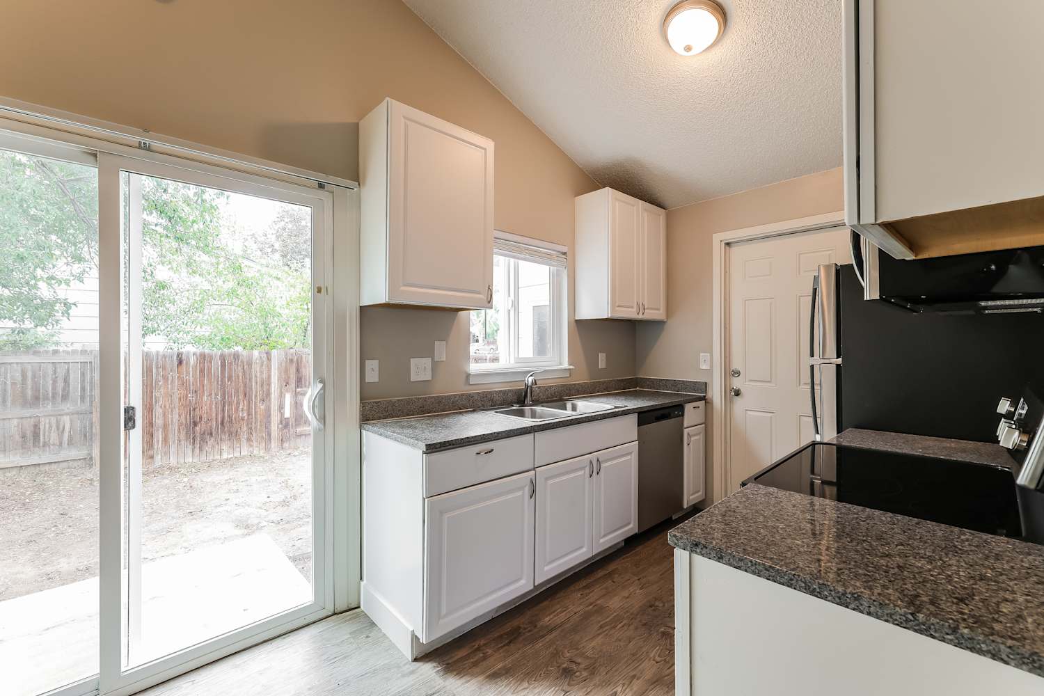 17405 E Temple Dr, Aurora photo 8