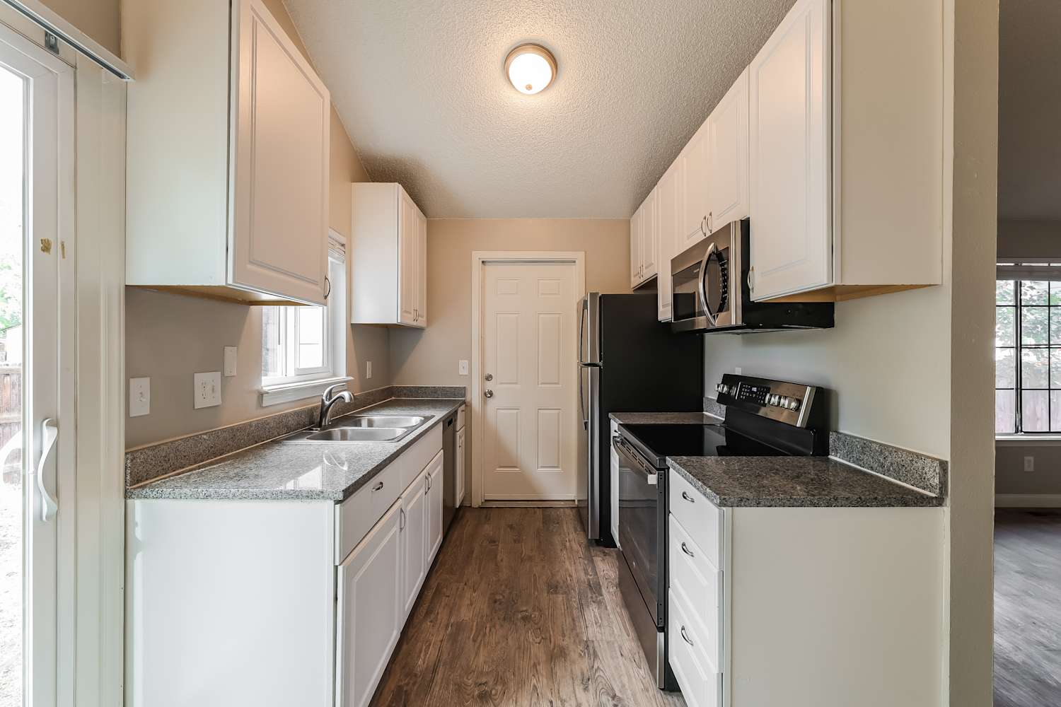 17405 E Temple Dr, Aurora photo 7