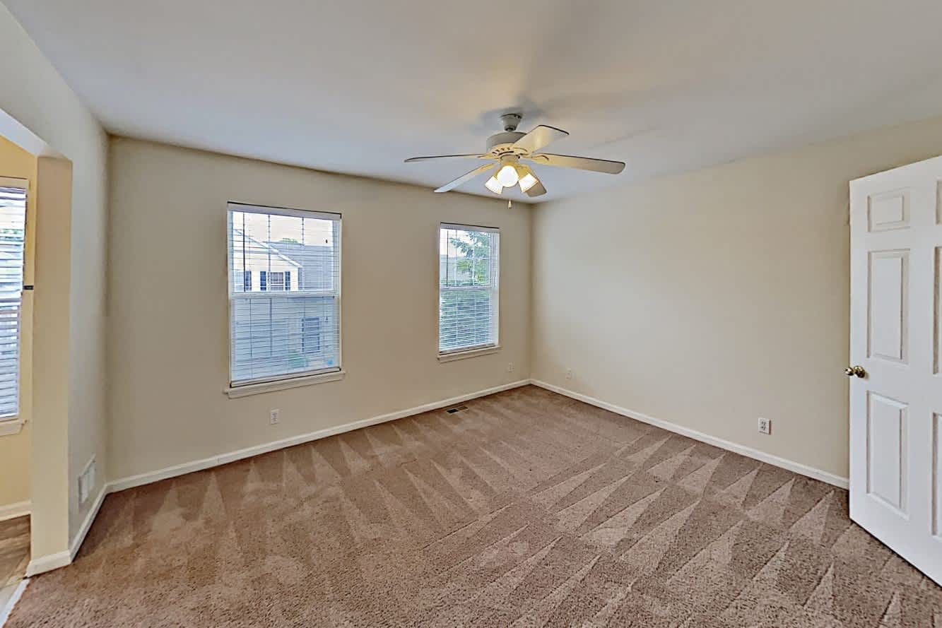 1743 Walnut Park Ln, Aurora photo 9