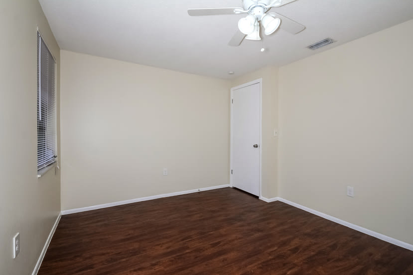 1754 Forest Rd, Venice photo 11