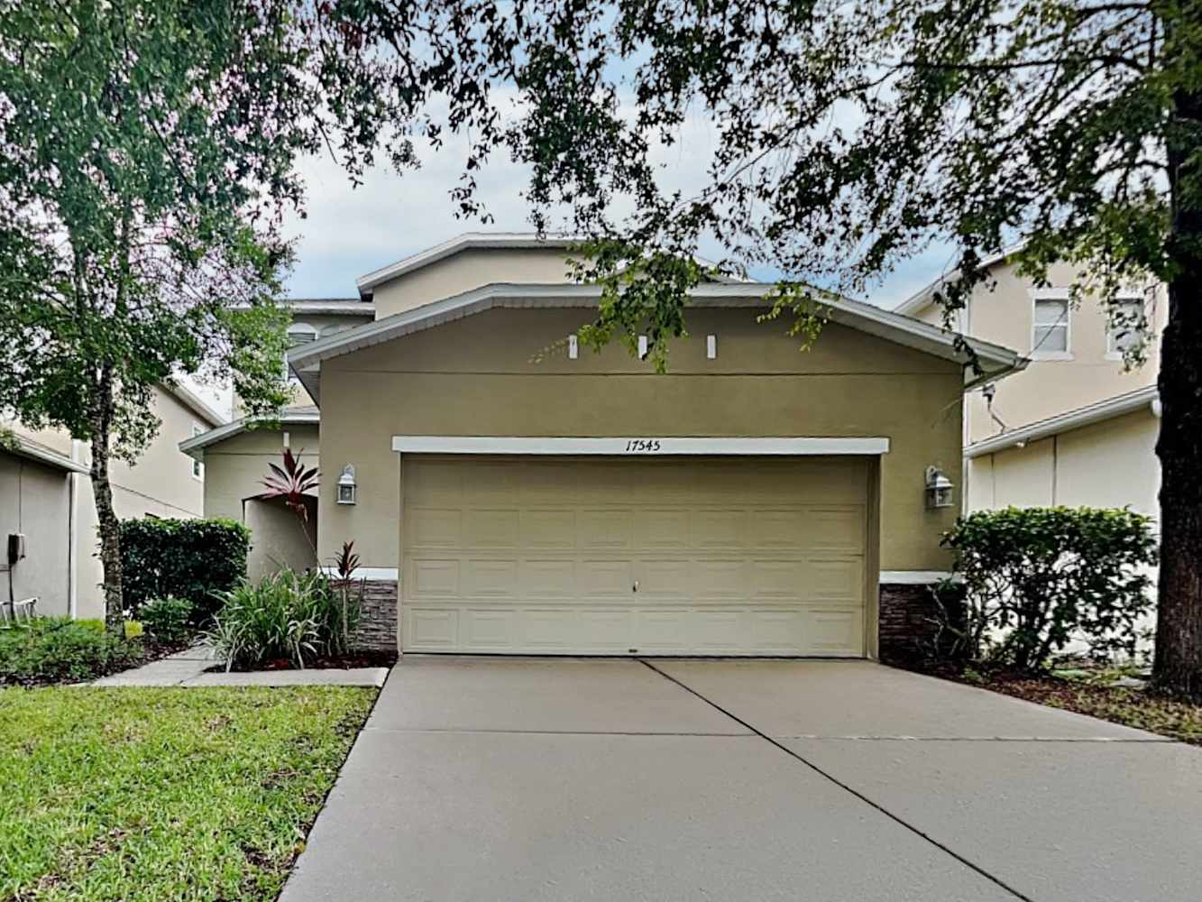 Front of 17545 Glenapp Dr, Land O Lakes, FL