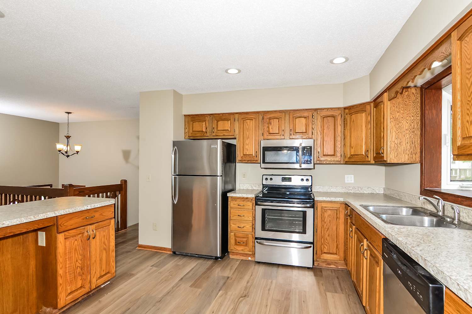 1764 Evergreen Bay, Woodbury photo 6