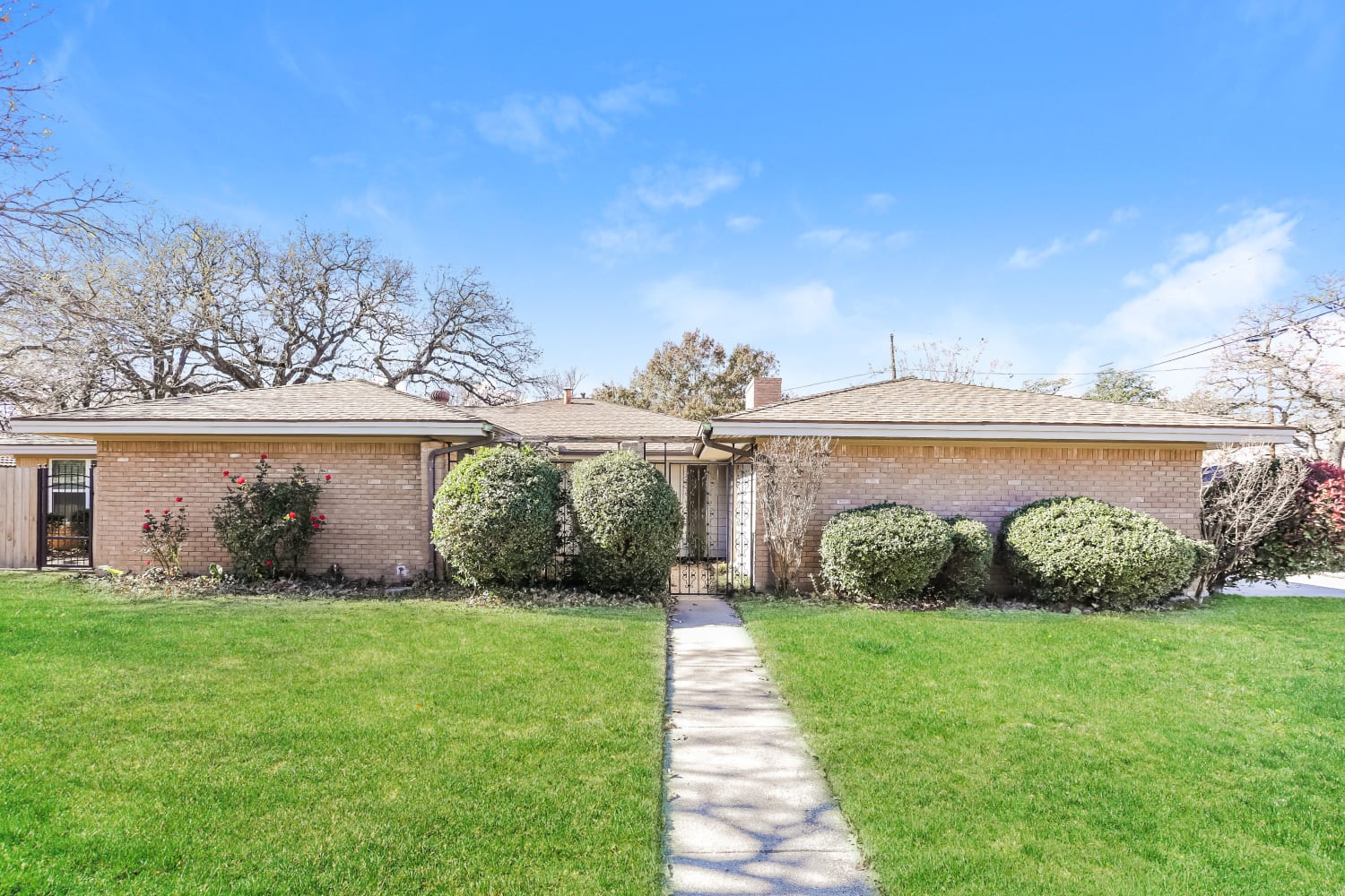 Front of 1765 Brown, Hurst, TX