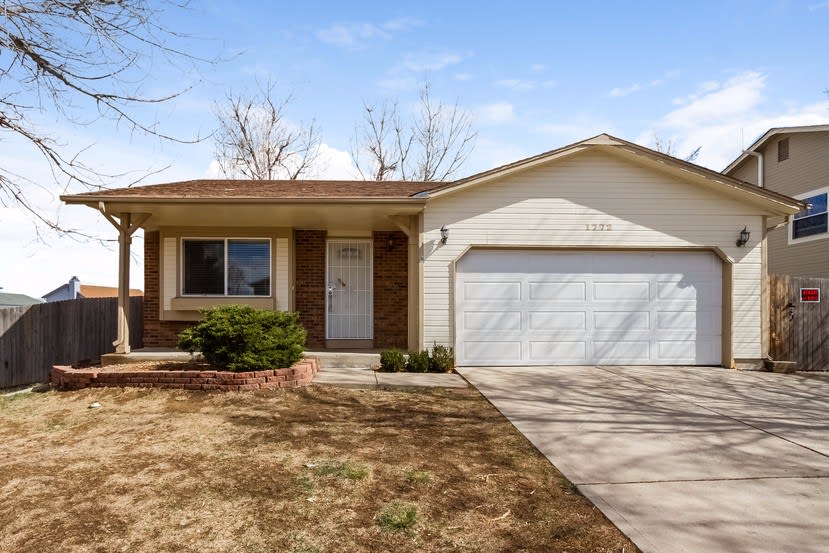 1772 S Genoa Way, Aurora photo 1