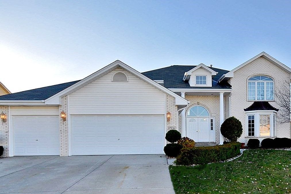 Front of 17936 Semmler Ct, Tinley Park, IL