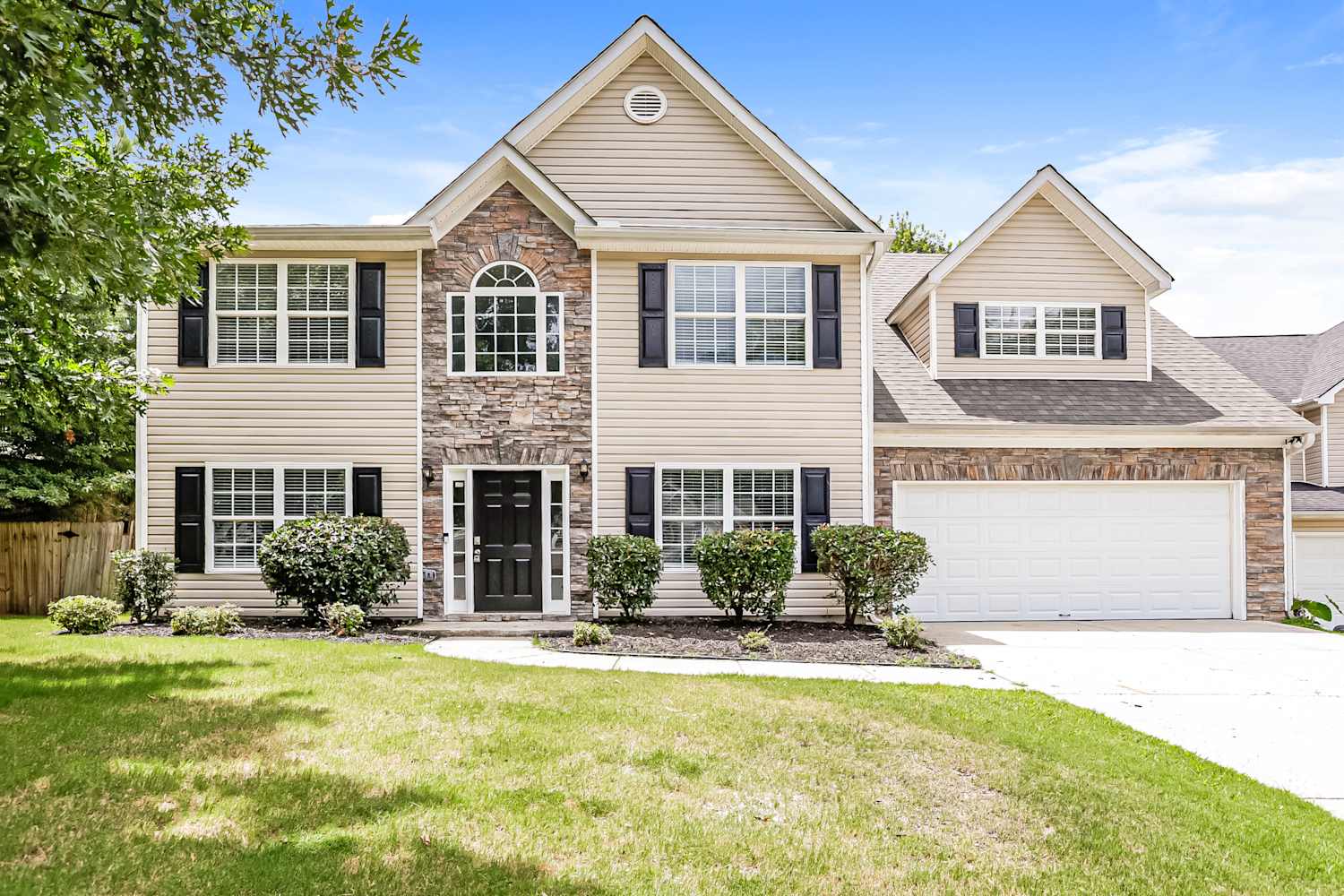 1802 Sydney Mill Ct, Buford photo 1
