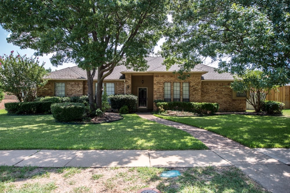 Front of 1808 Polstar Dr, Plano, TX