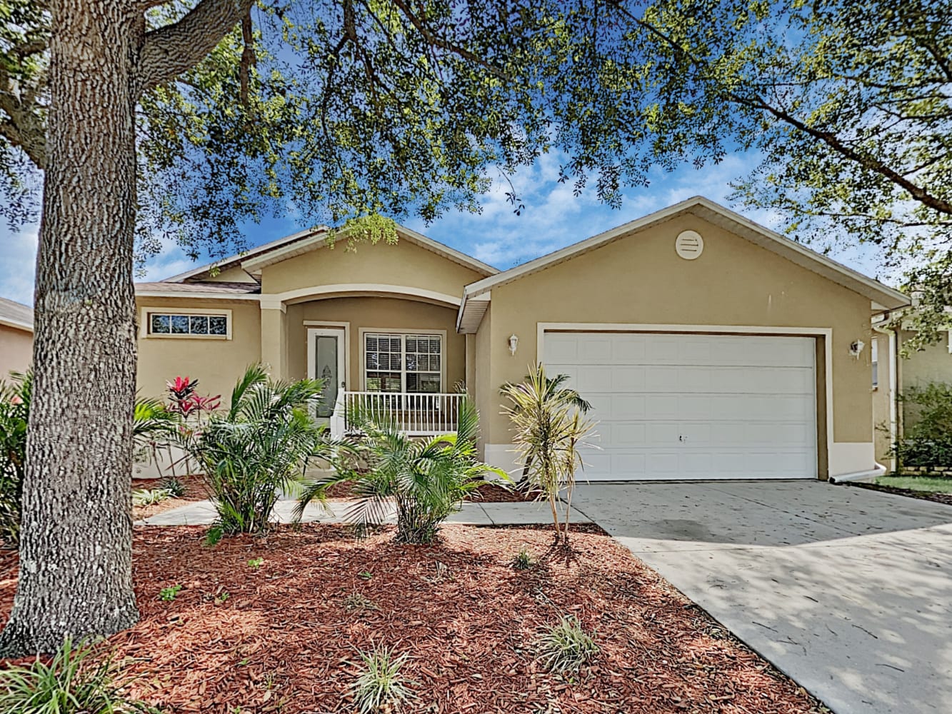 Front of 1819 Twilight Tides St, Tarpon Springs, FL