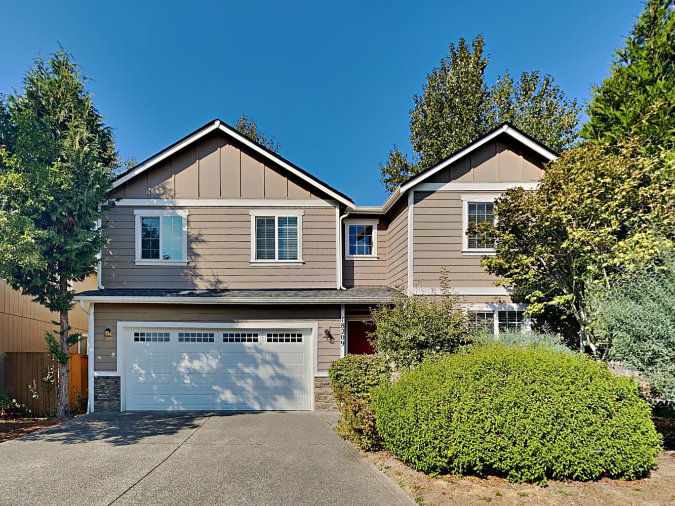Front of 18209 80th Ave E, Puyallup, WA