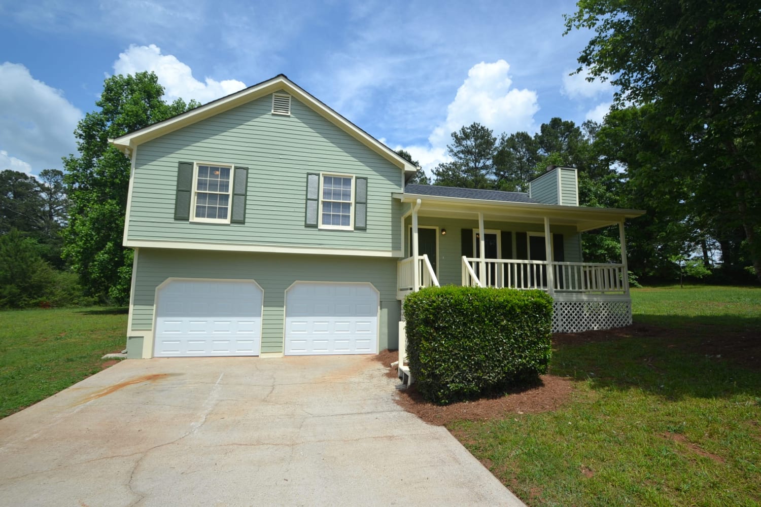 184 Nicole Dr, Douglasville photo 1