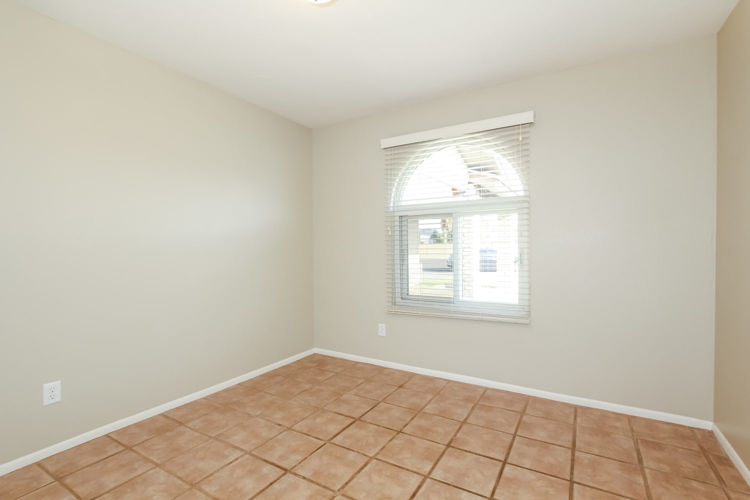 18433 N 2nd Dr, Phoenix photo 9