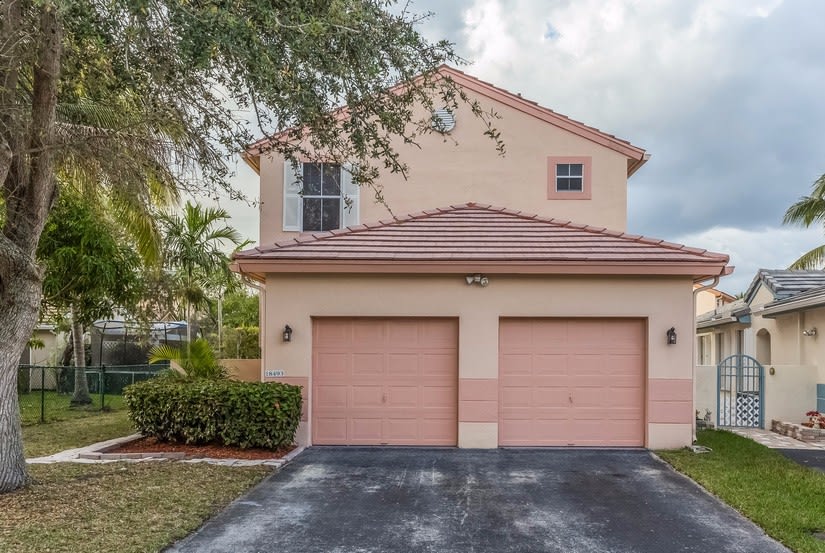 Front of 18493 NW 21st St, Pembroke Pines, FL