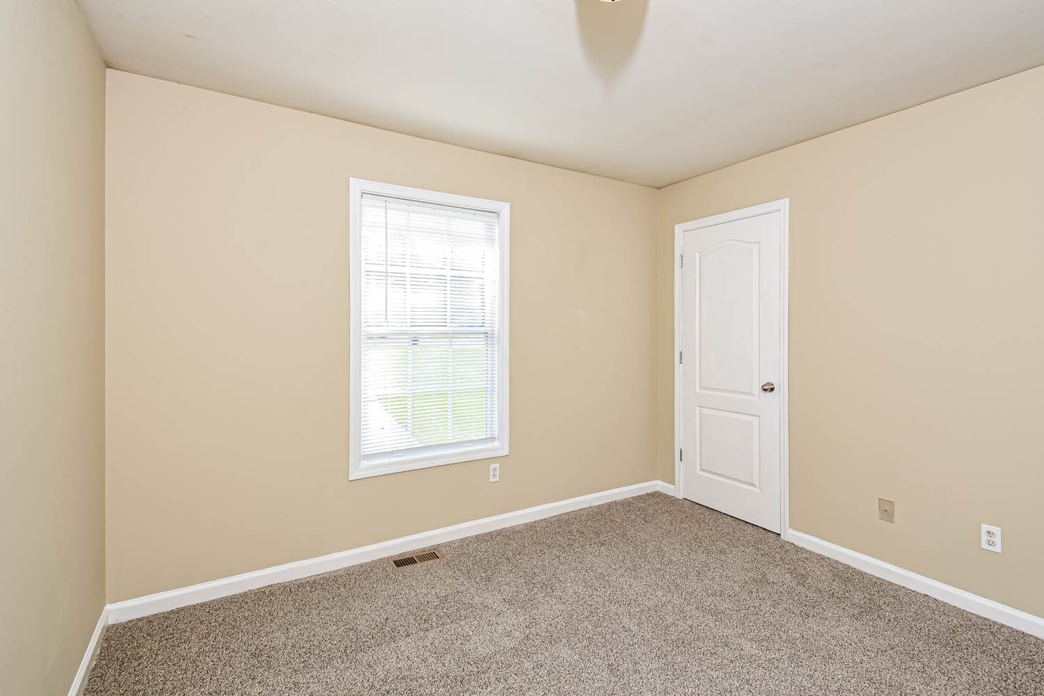 186 Sandstone Pl, Douglasville photo 13
