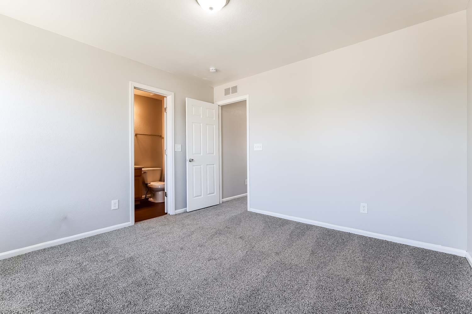 18606 E 45th Pl, Denver photo 10