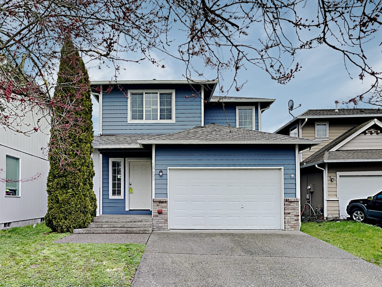 Front of 18635 29th Ave E, Tacoma, WA