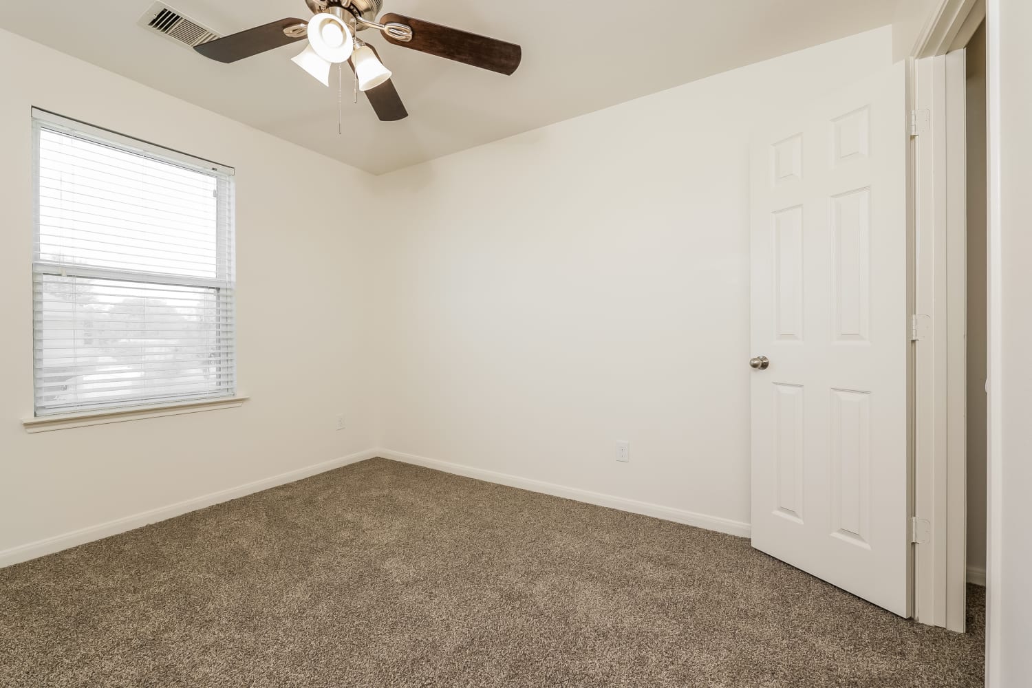 18638 Walden Glen Cir, Humble photo 14