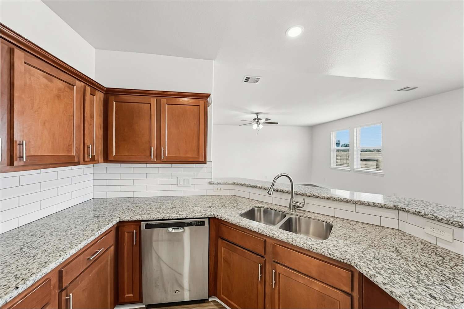 18702 Walden Glen Cir, Humble photo 8