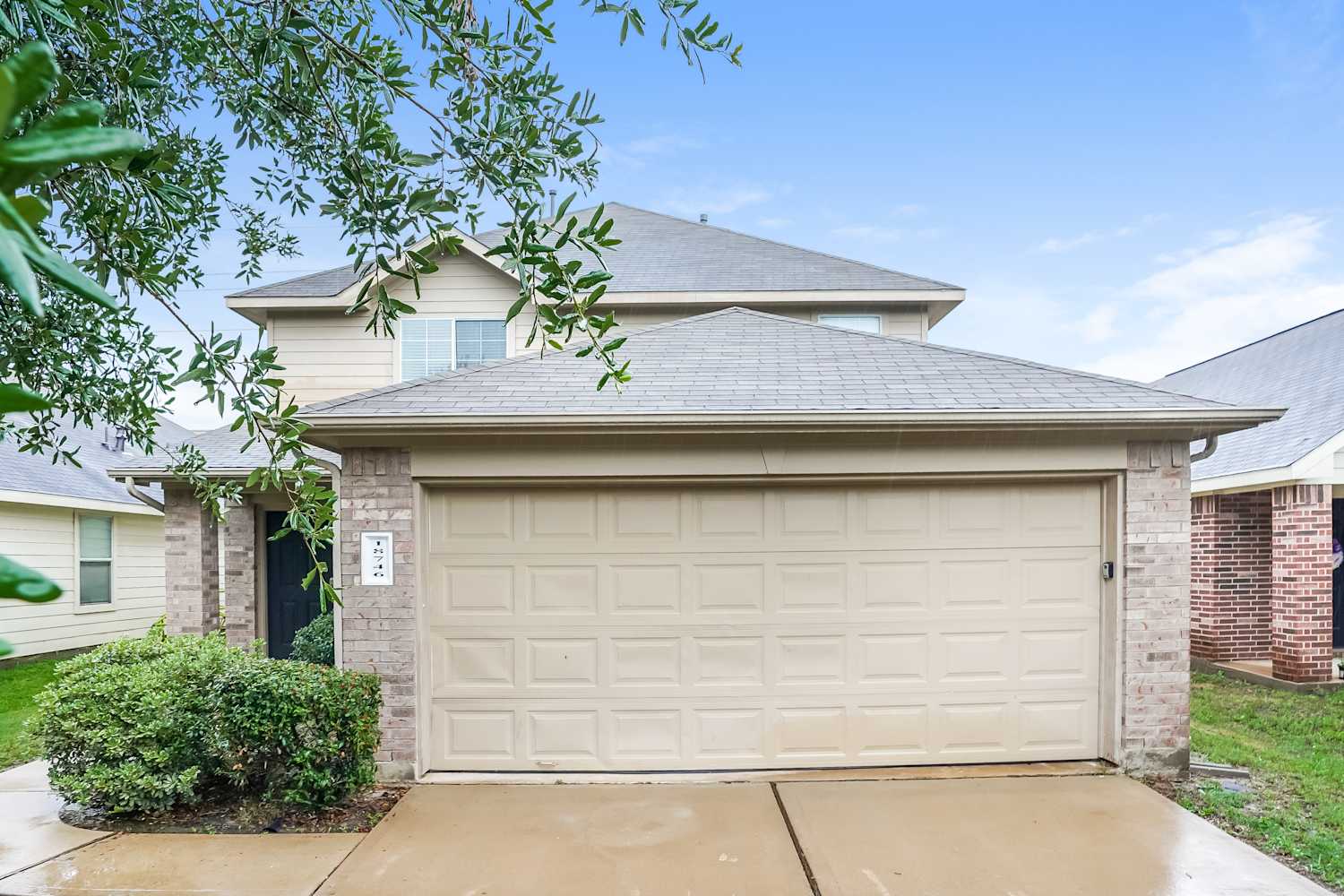 Front of 18746 Dennington Dr, Katy, TX